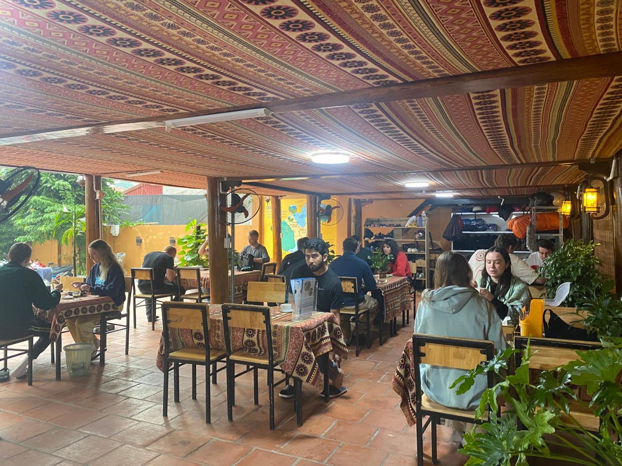 הא גיאנג Odyssey Hostel, Tours & Motorbikes Rental מראה חיצוני תמונה
