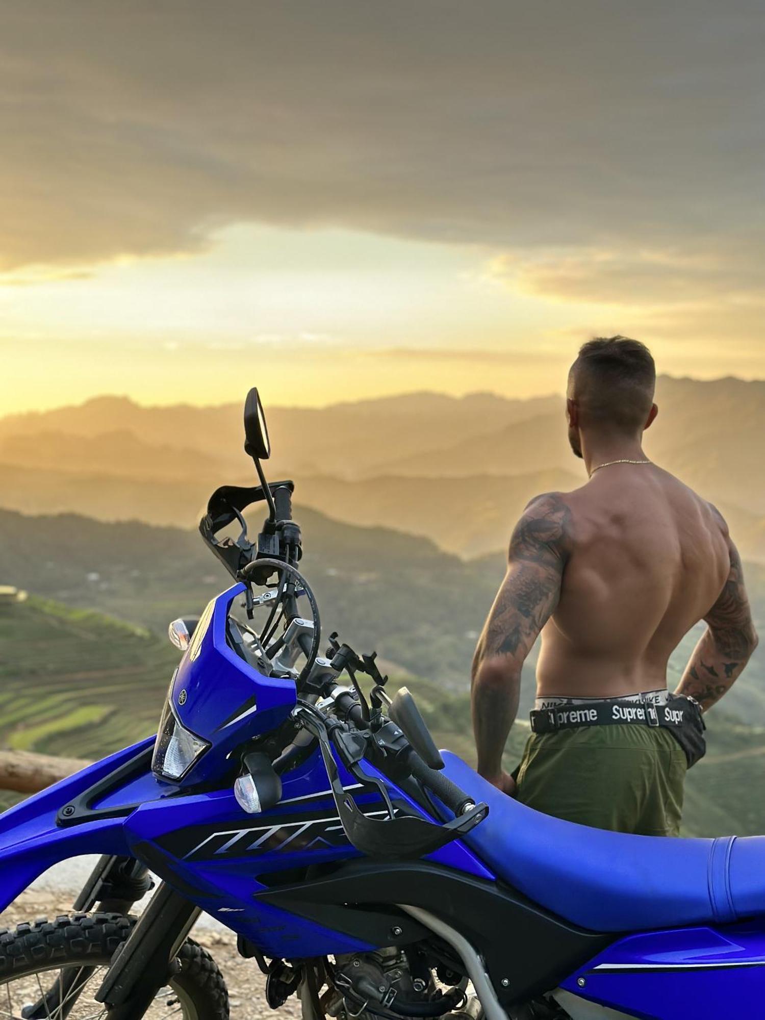 הא גיאנג Odyssey Hostel, Tours & Motorbikes Rental מראה חיצוני תמונה